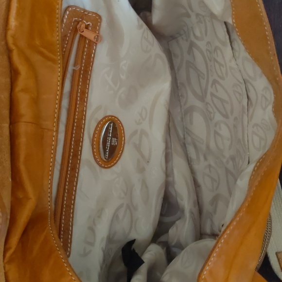 Leather handbag - Picture 9 of 16
